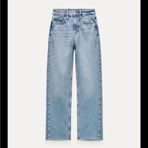 Zara’s Light Wash Straight Leg Women’s Jeans